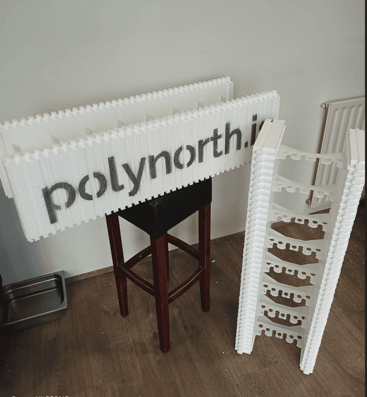 Mynd af sökkulbeinum gerður úr plastkubbum frá Polynorth